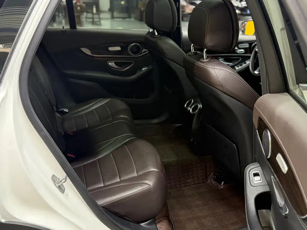 Mercedes-Benz GLC — миниатюра 10