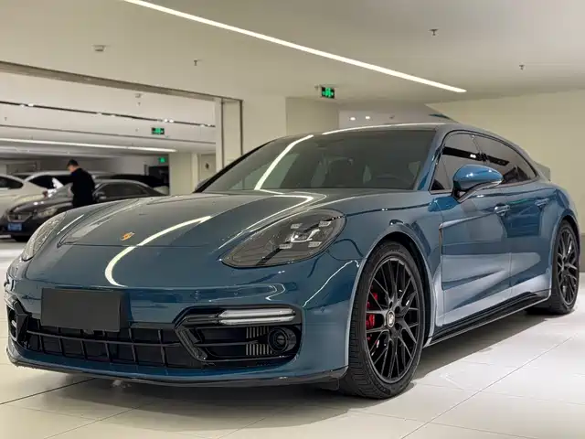 PORSCHE PANAMERA 2022