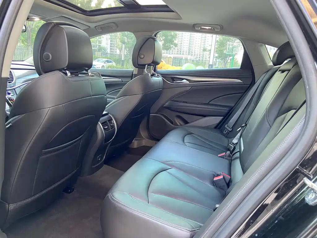 Buick LaCrosse — миниатюра 10