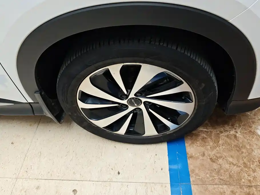 BYD PLUS New Energy — миниатюра 6