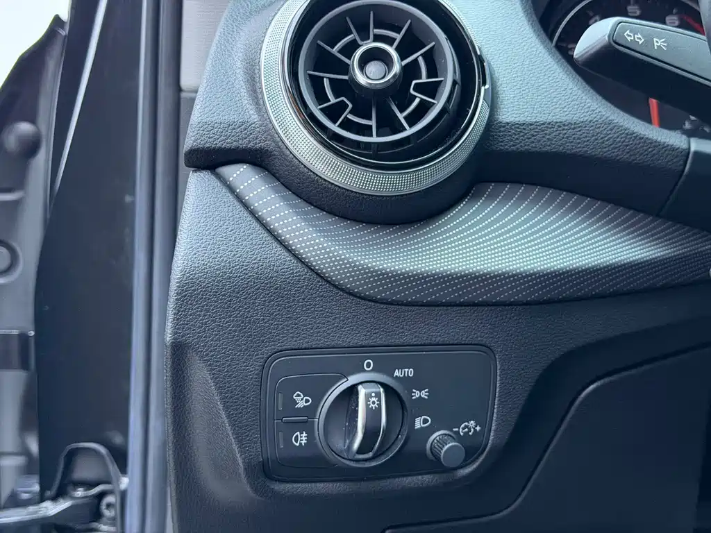 Audi Q2L — миниатюра 6