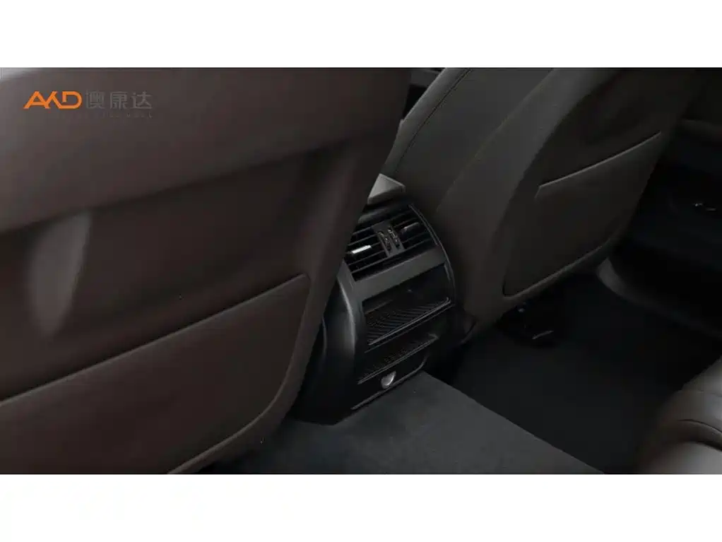 BMW 5 Series — миниатюра 9