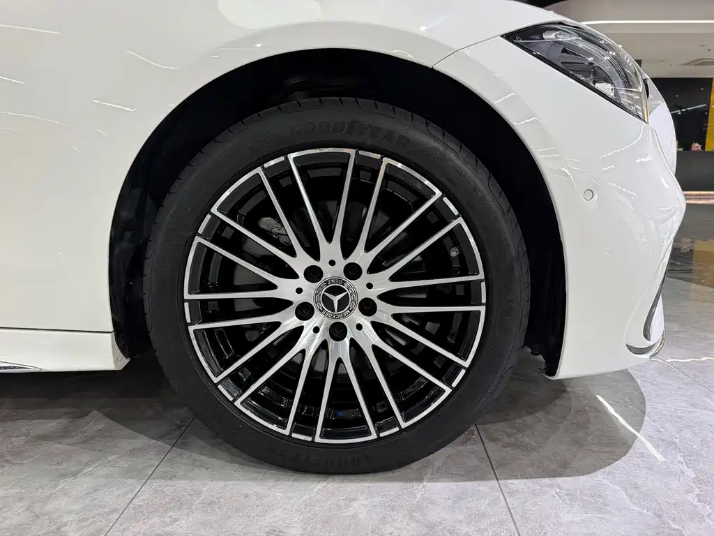 Mercedes-Benz C-Class — миниатюра 12