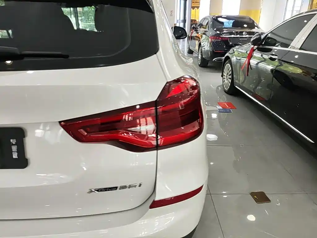 BMW X3 — миниатюра 8