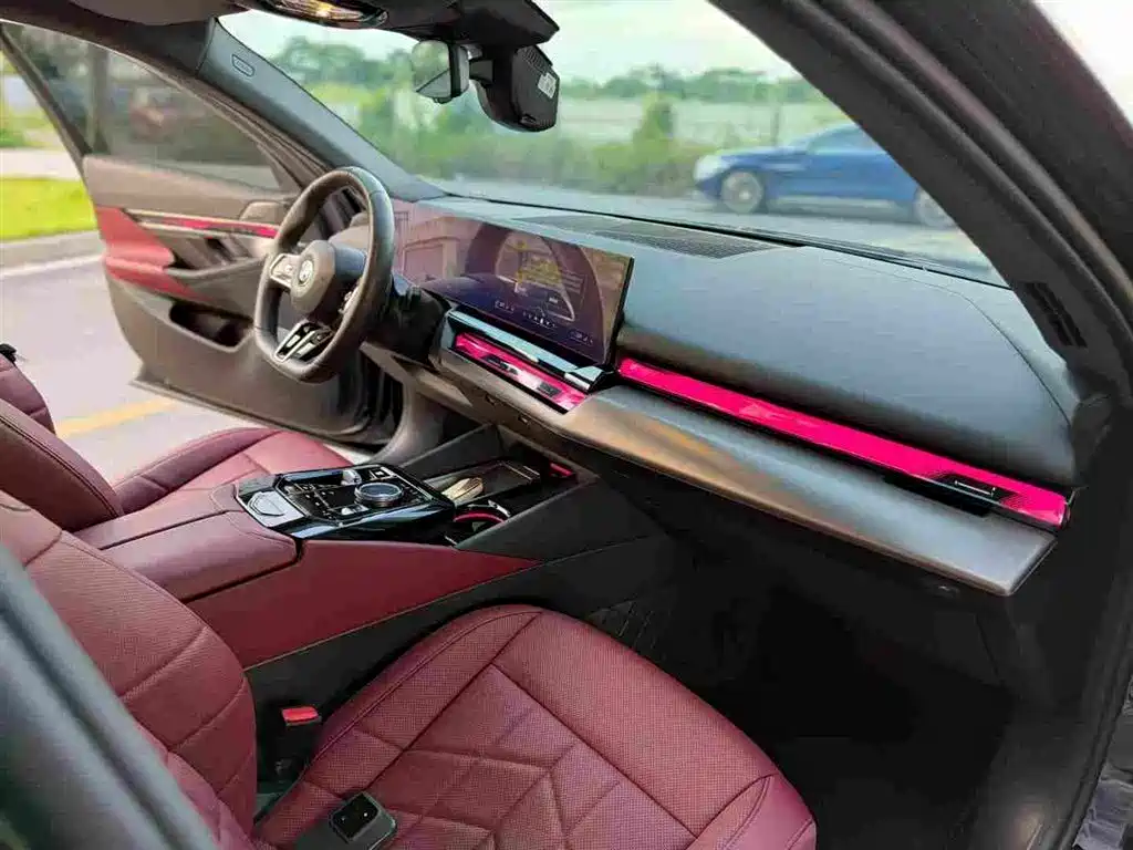 BMW 5 Series — миниатюра 5