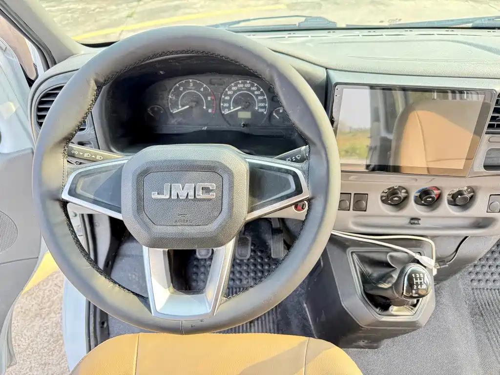 JMC Tesla — миниатюра 15