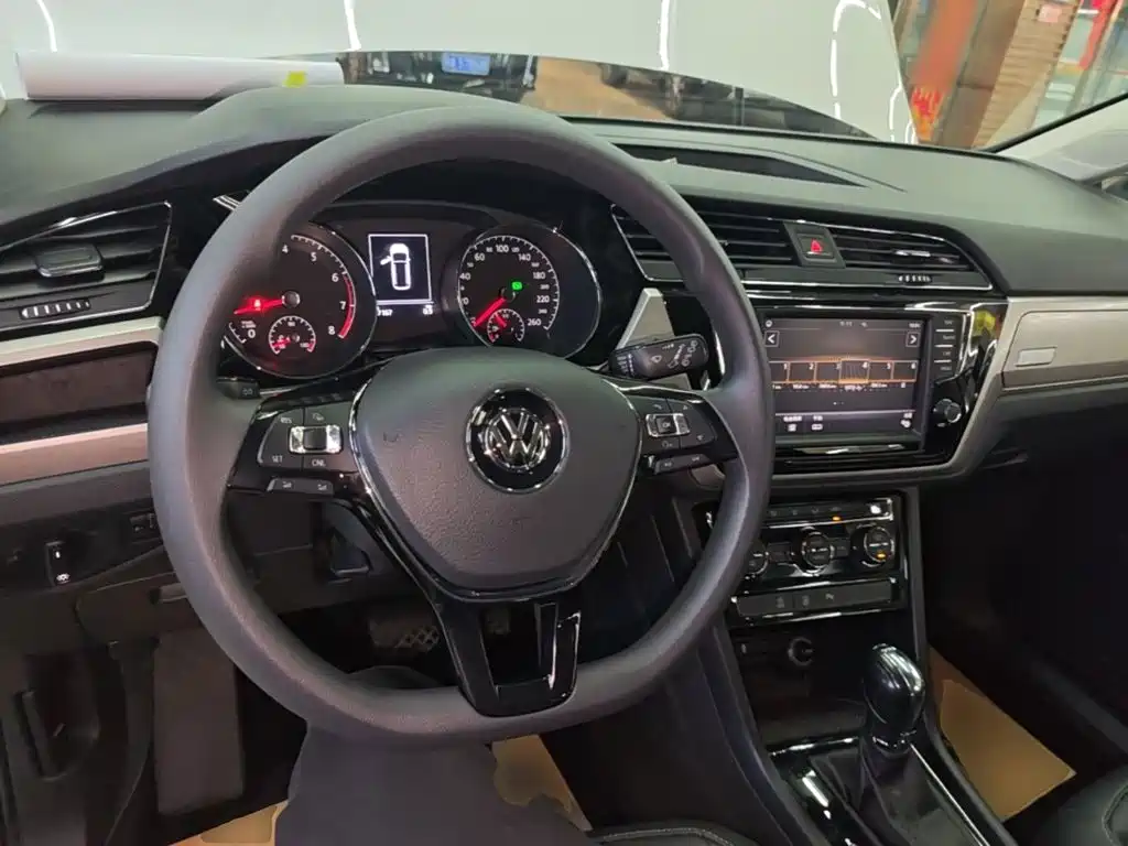 Volkswagen Touran — миниатюра 10