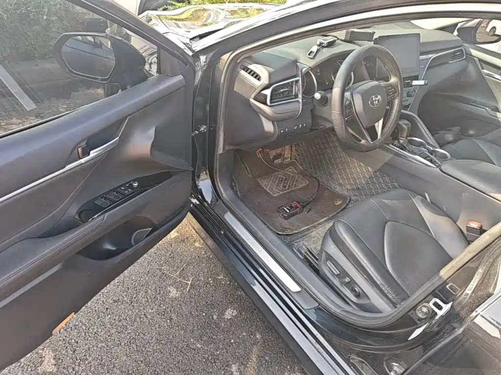 Toyota Camry — миниатюра 16