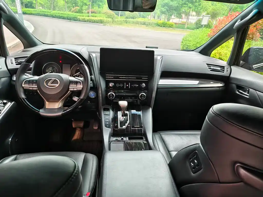 Toyota Vellfire 2019 2.5L HV Luxury