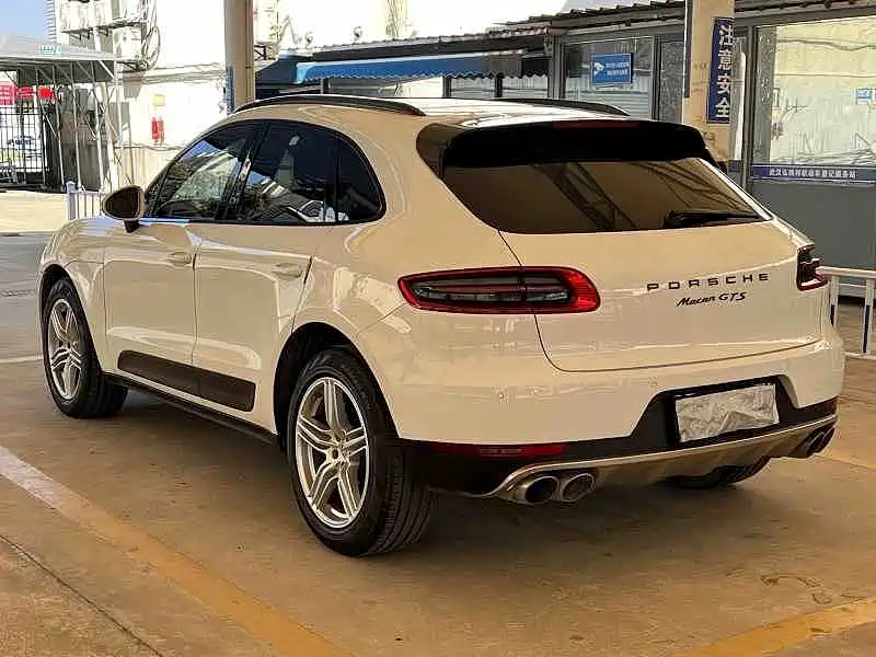 Porsche Macan — миниатюра 9