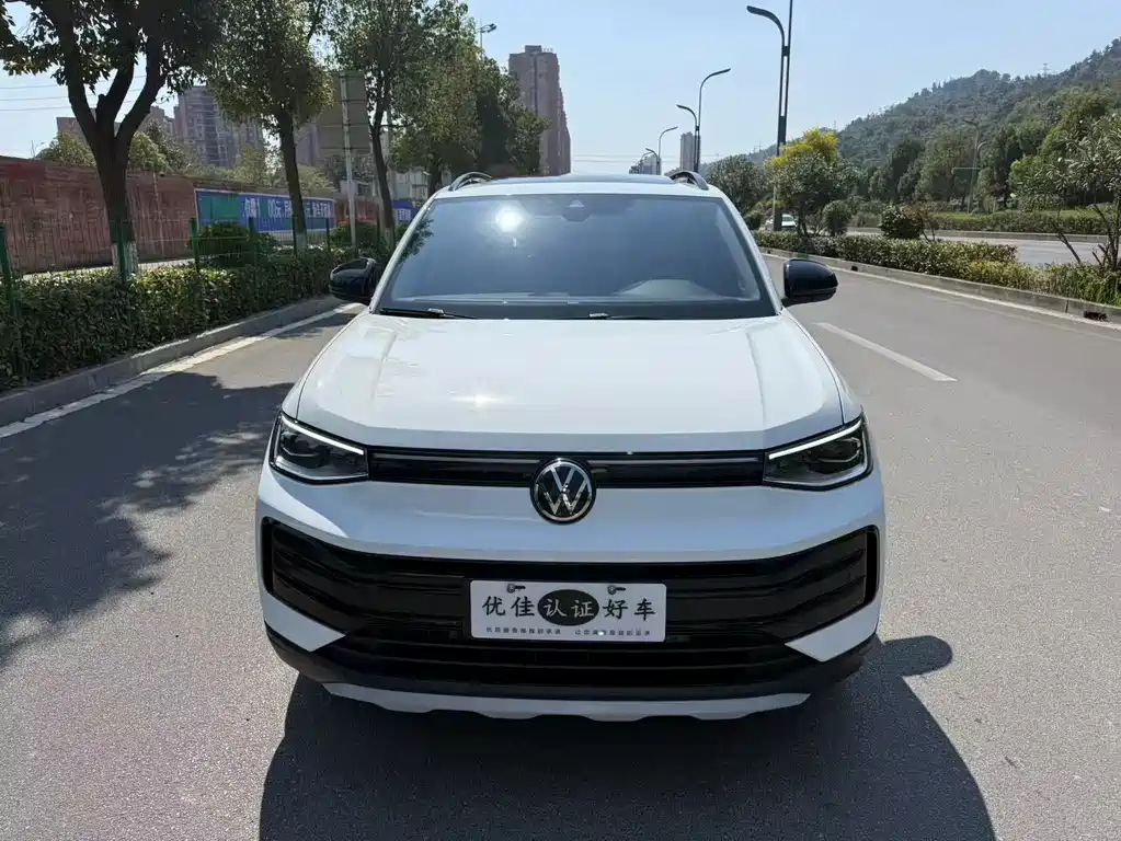 Volkswagen Tharu — миниатюра 2