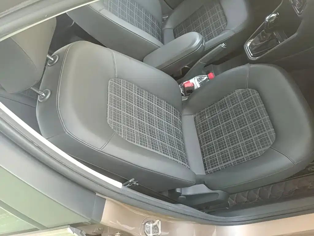 Volkswagen Jetta — миниатюра 25