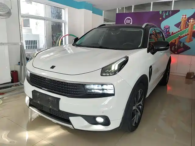 LYNK &CO. 01 EM P 2018