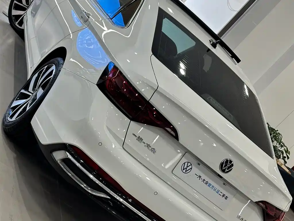 Volkswagen Sagitar — миниатюра 24