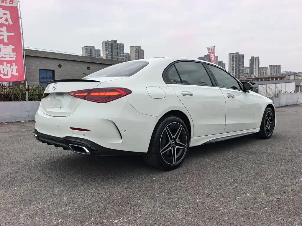 Mercedes-Benz C-Class — миниатюра 11