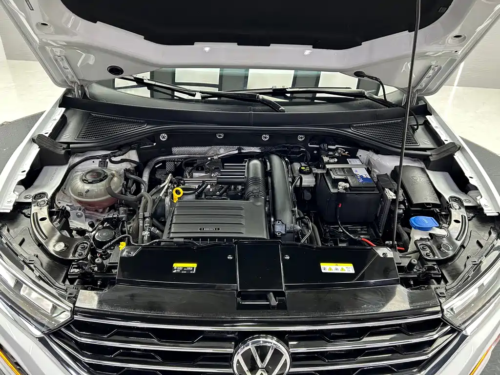Volkswagen T-Roc — миниатюра 21