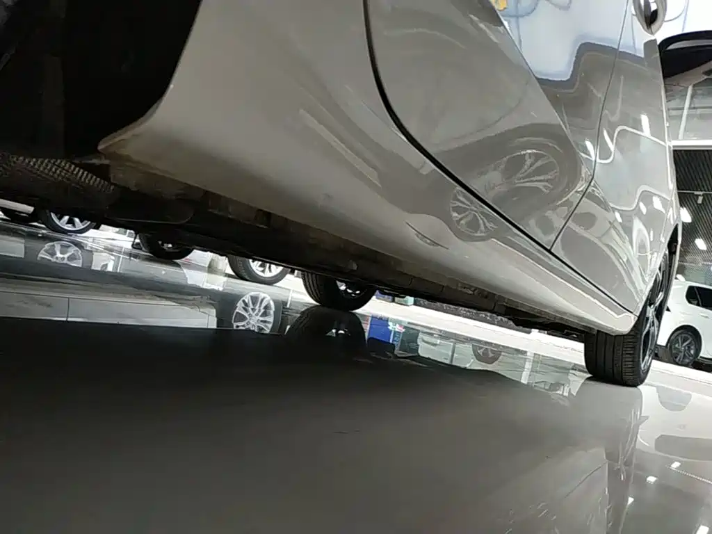 Roewe i5 — миниатюра 21