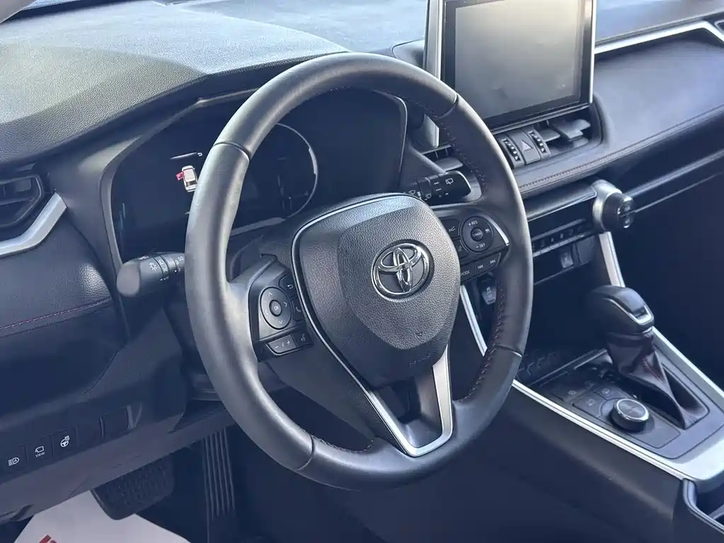 Toyota RAV4 Prime — миниатюра 8