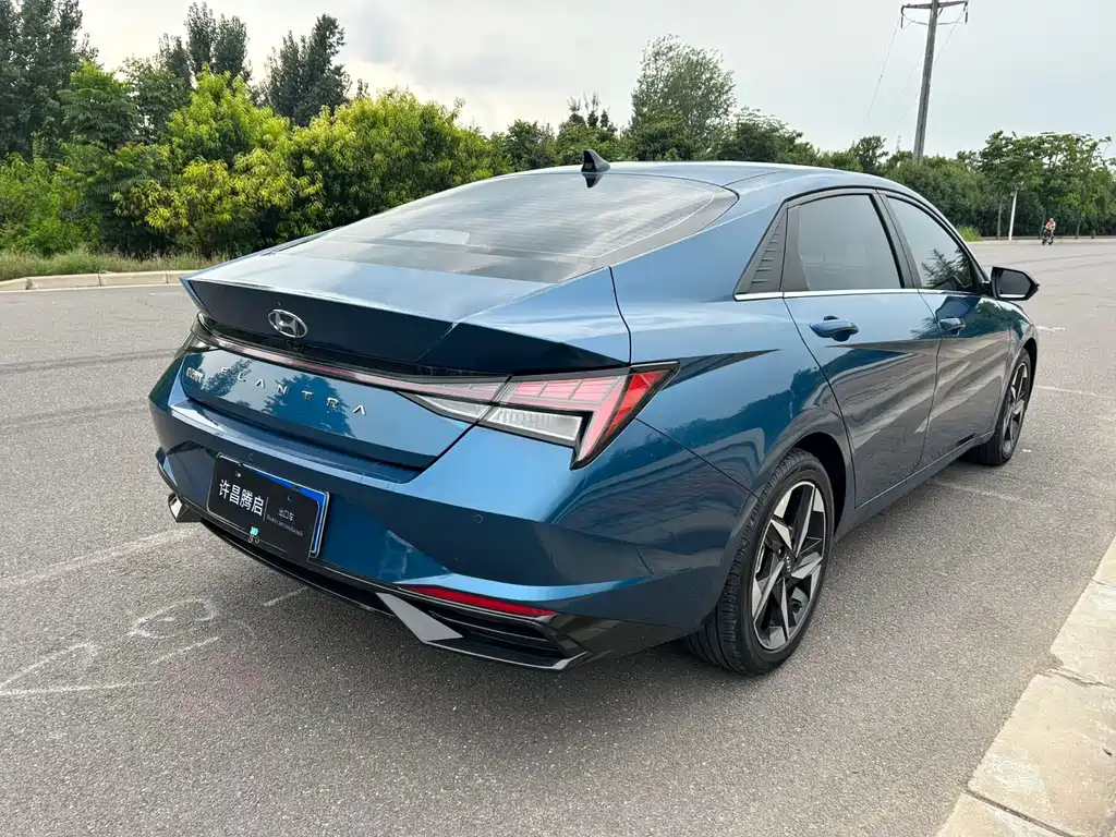 Hyundai Elantra — миниатюра 3