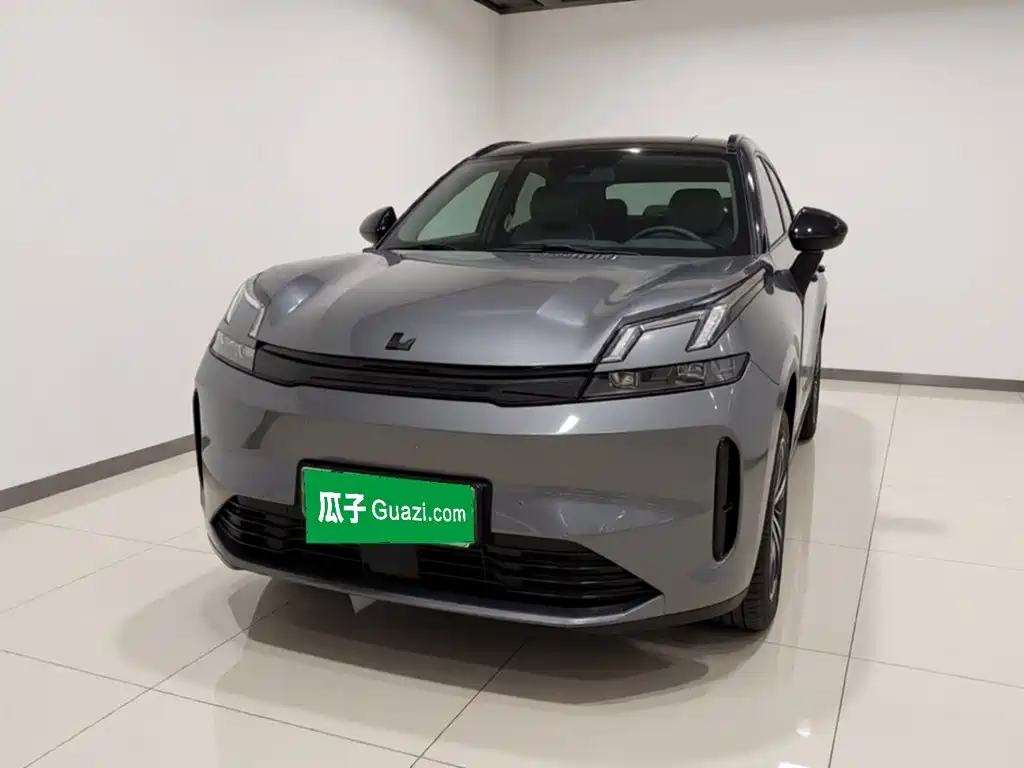 Lynk & Co 08 EM-P