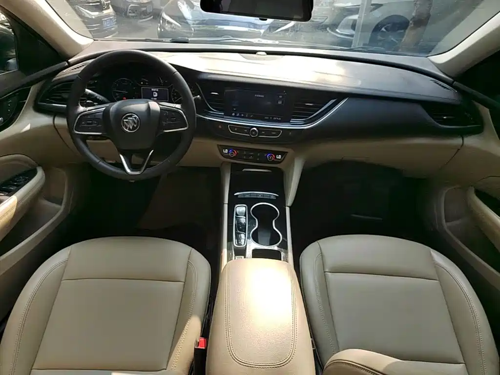 Buick Regal — миниатюра 10