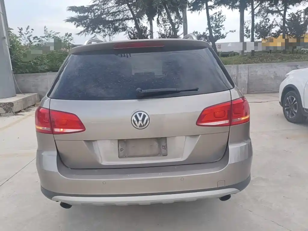 Volkswagen Magotan (Import) — миниатюра 6
