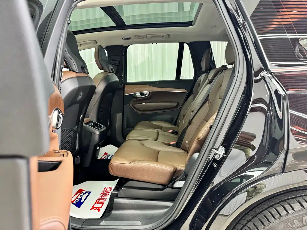 Volvo XC90 — миниатюра 8