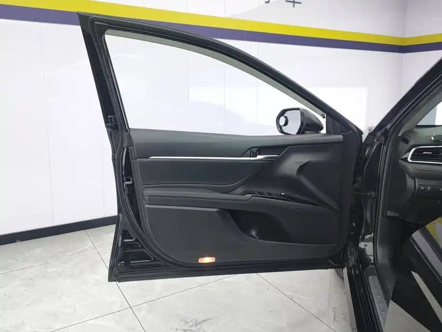 Toyota Camry — миниатюра 7
