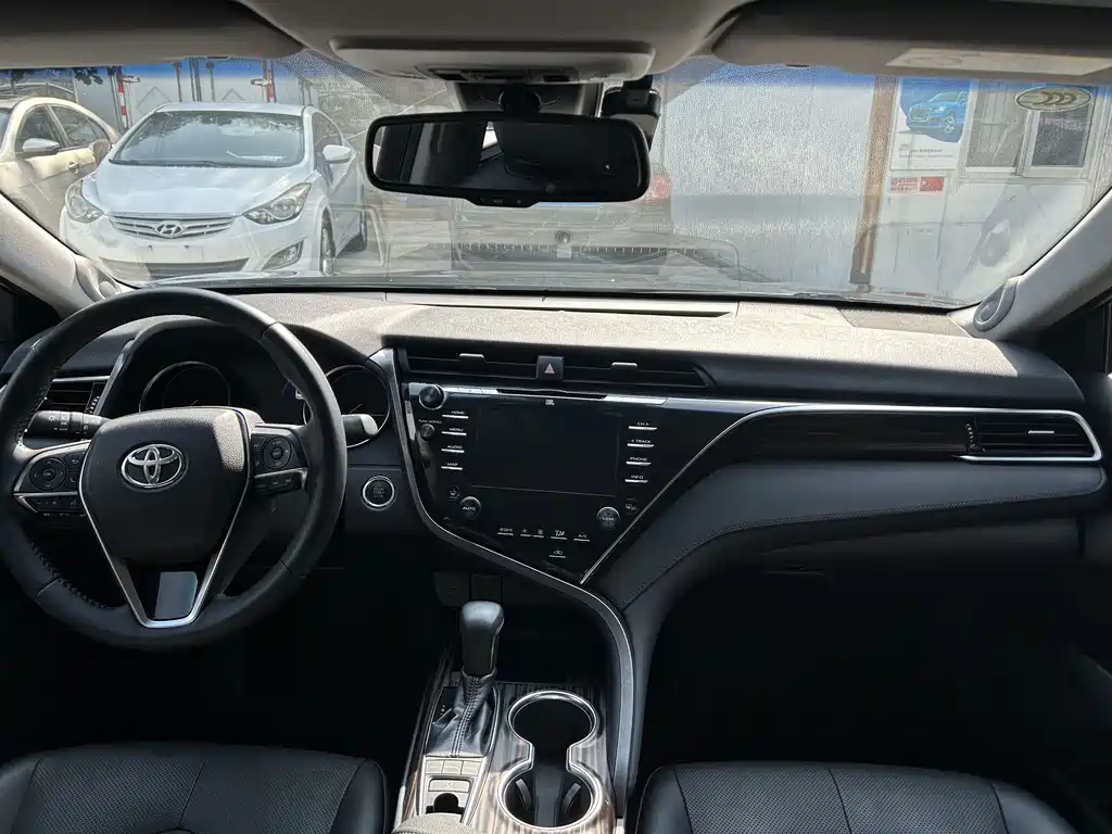 Toyota Camry — миниатюра 4