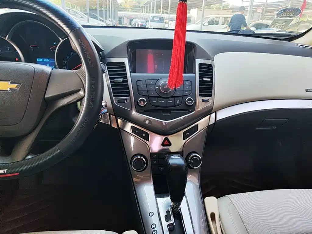 Chevrolet Cruze — миниатюра 13