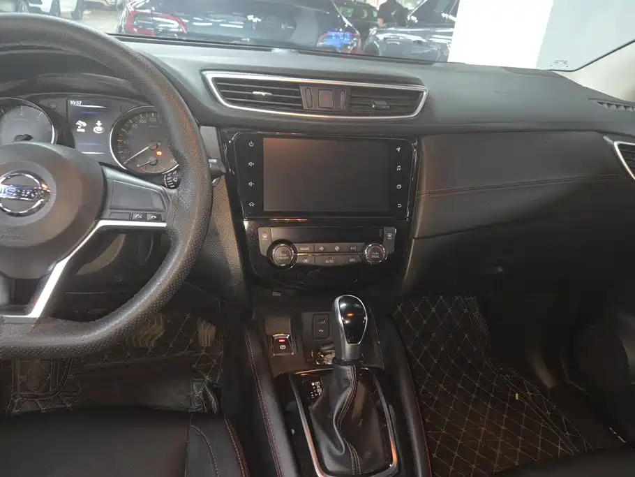 Nissan Qashqai — миниатюра 13