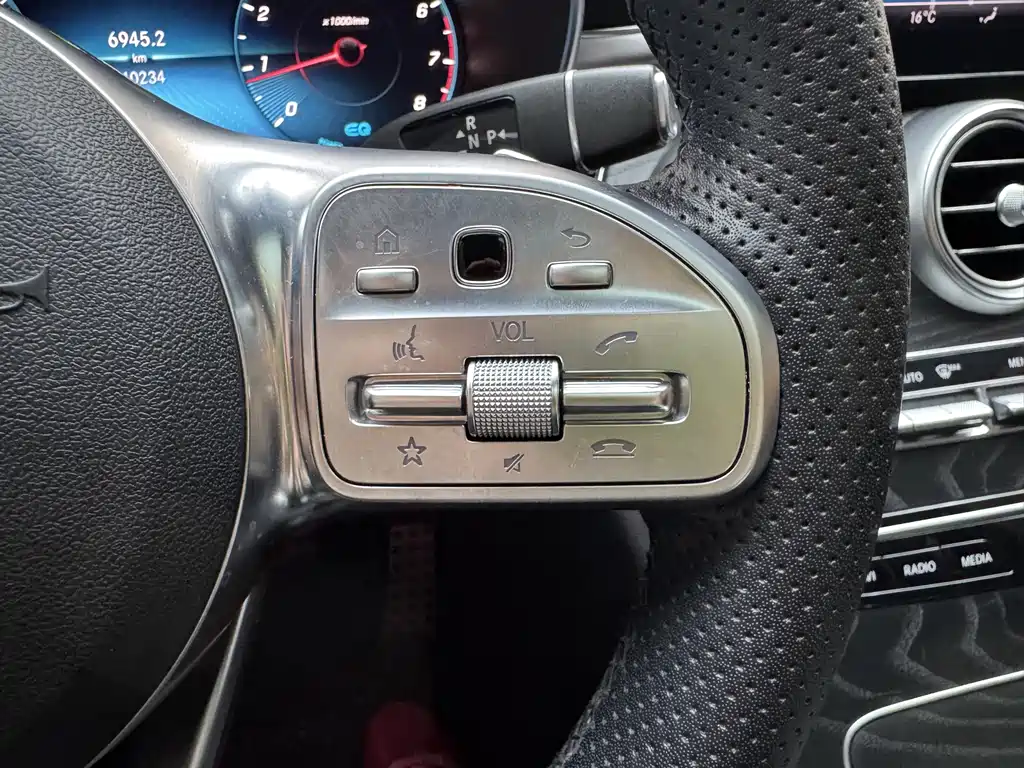 Mercedes-Benz C-Class (Import) — миниатюра 23
