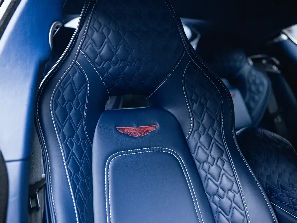 Aston Martin Rapide — миниатюра 28