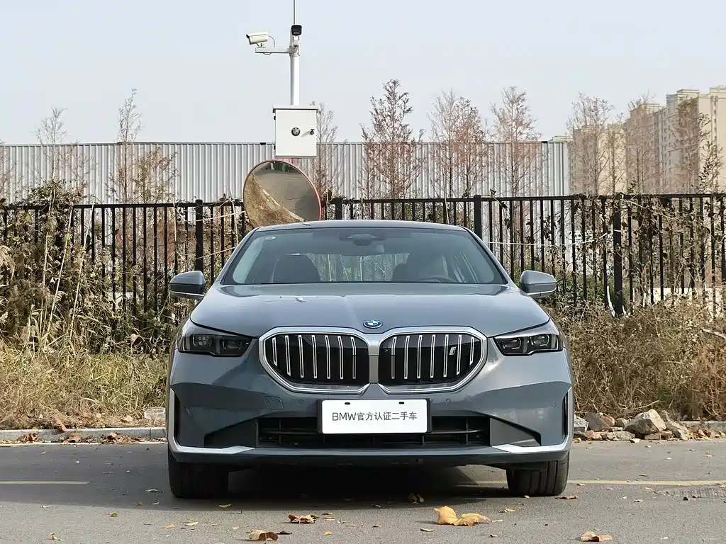 BMW I5
