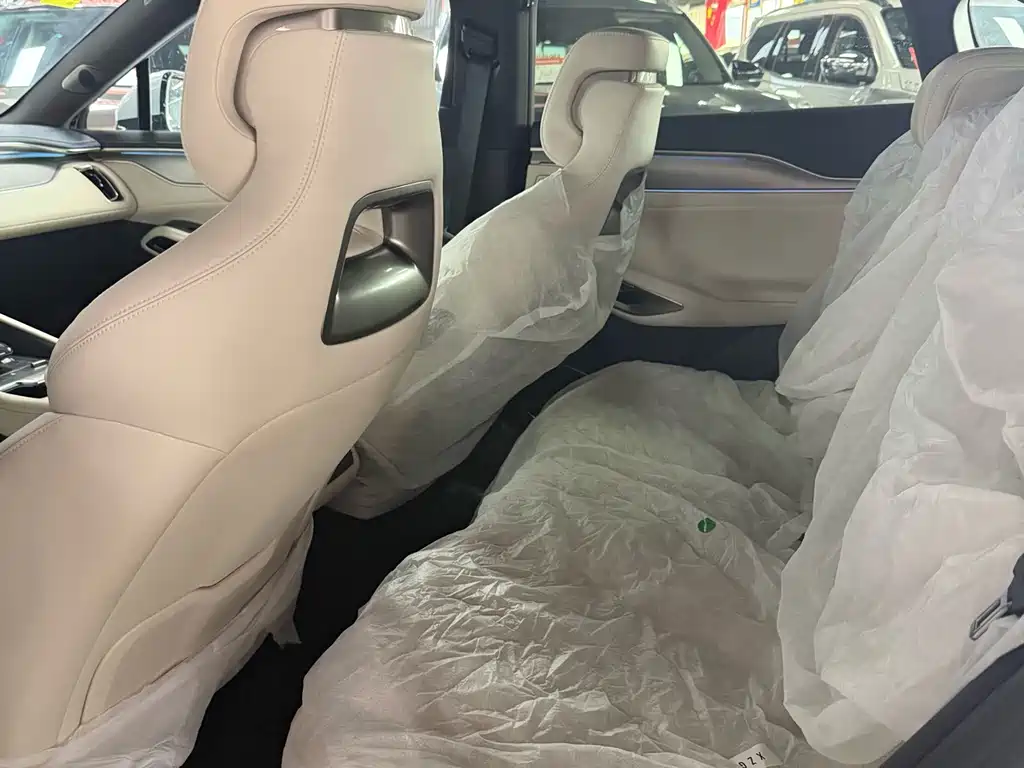 BYD L EV — миниатюра 3