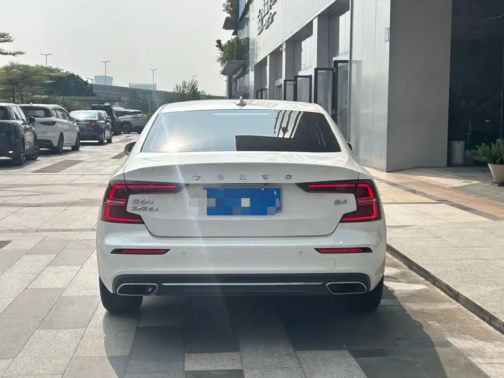 Volvo S60 — миниатюра 3
