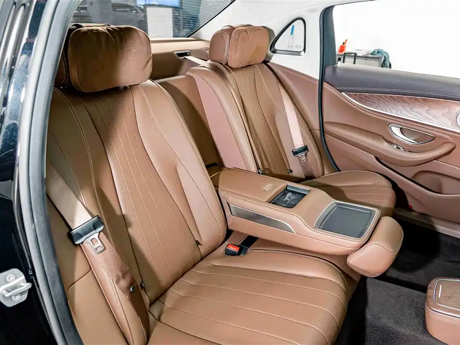 Mercedes-Benz E-Class — миниатюра 22