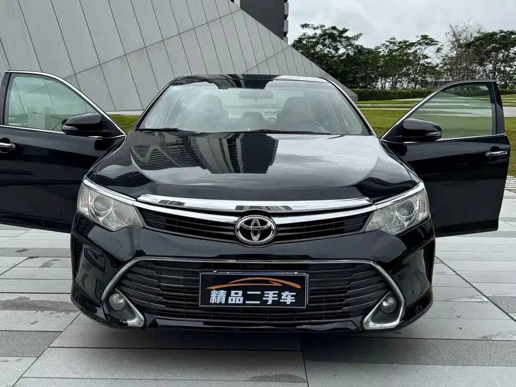 Toyota Camry — миниатюра 3