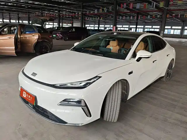 2025 Geely Galaxy Xingyao 8