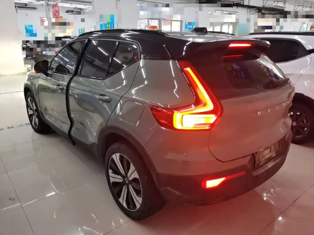 Volvo XC40 NEV — миниатюра 5