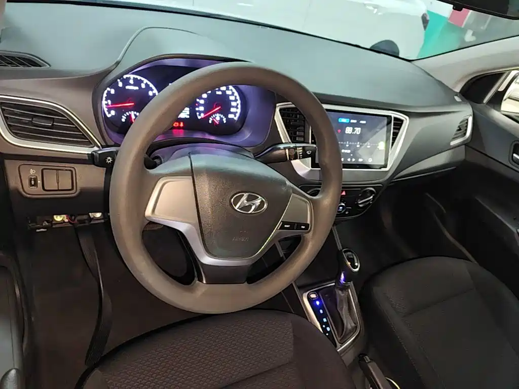 Hyundai Verna — миниатюра 10