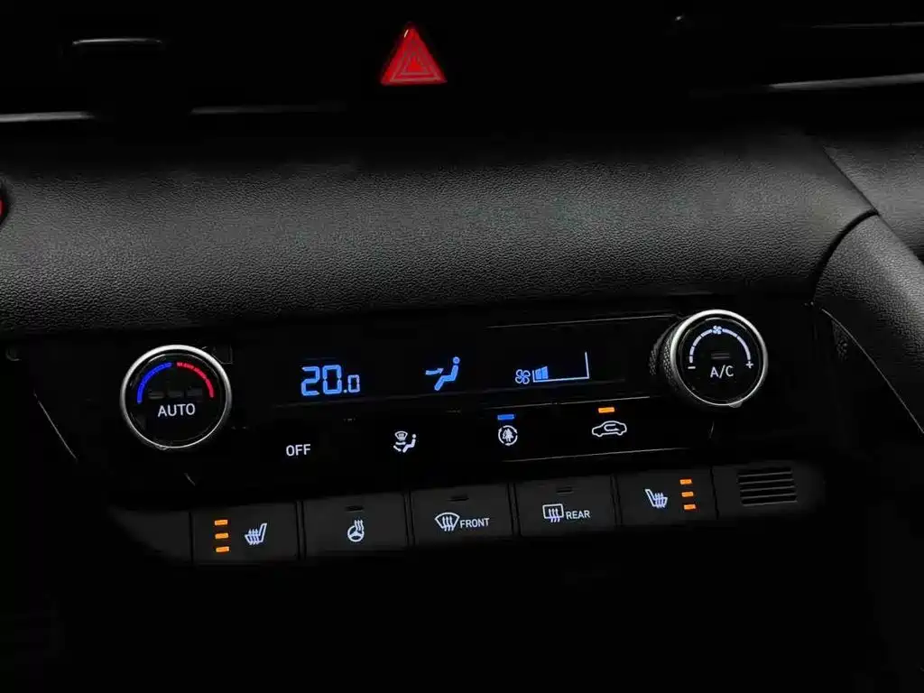 Hyundai Elantra — миниатюра 9