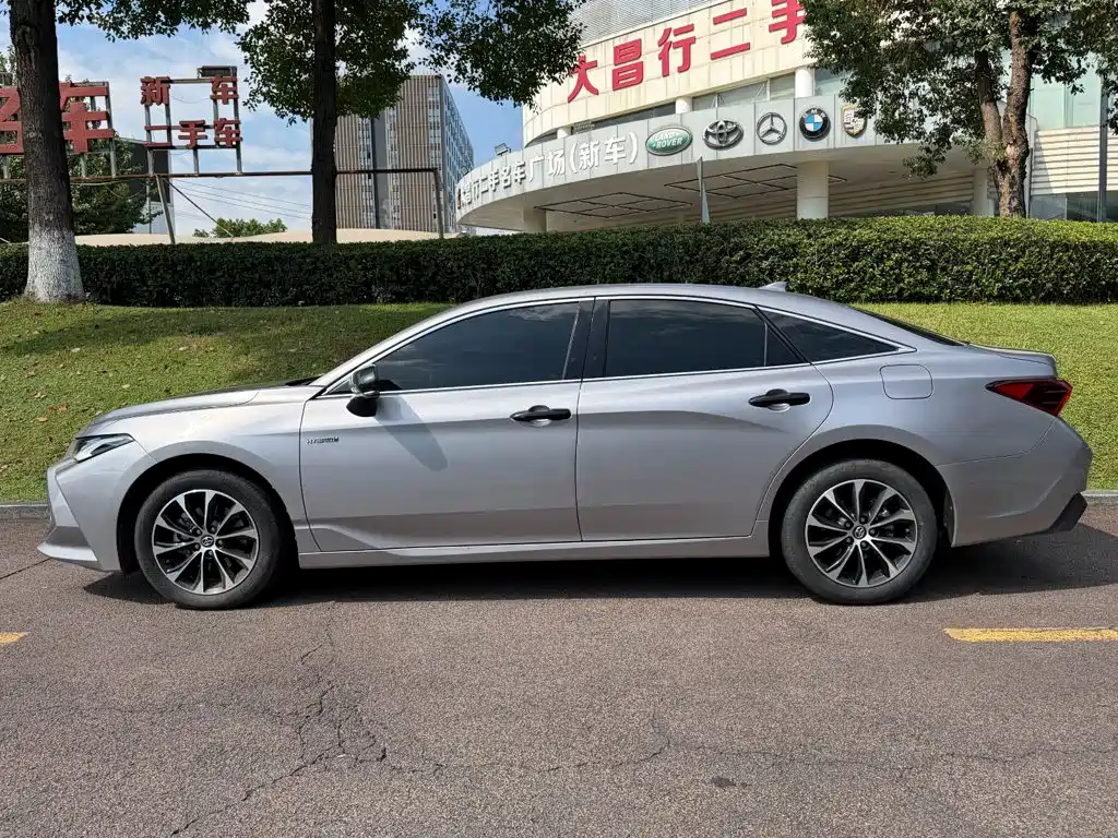Toyota Avalon — миниатюра 3