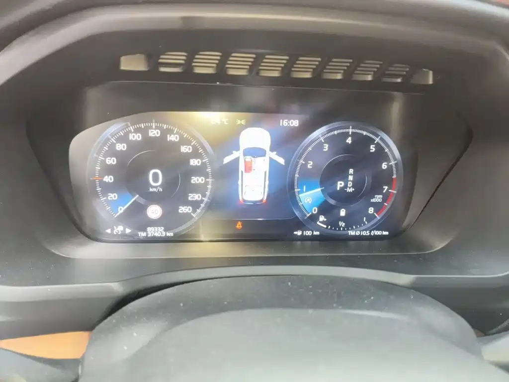 Volvo XC90 — миниатюра 4