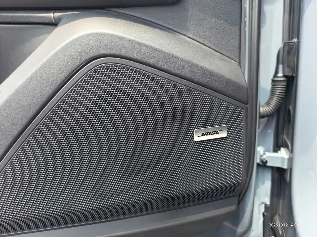 Porsche Cayenne — миниатюра 9