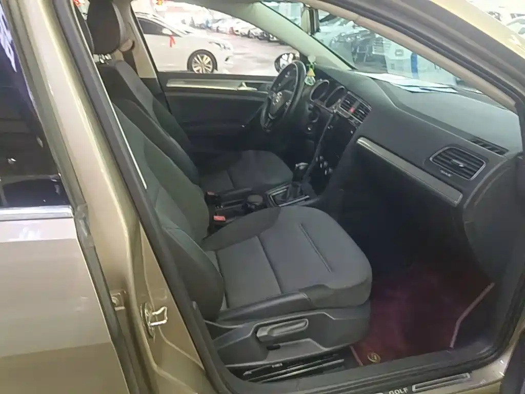 Volkswagen Golf — миниатюра 25