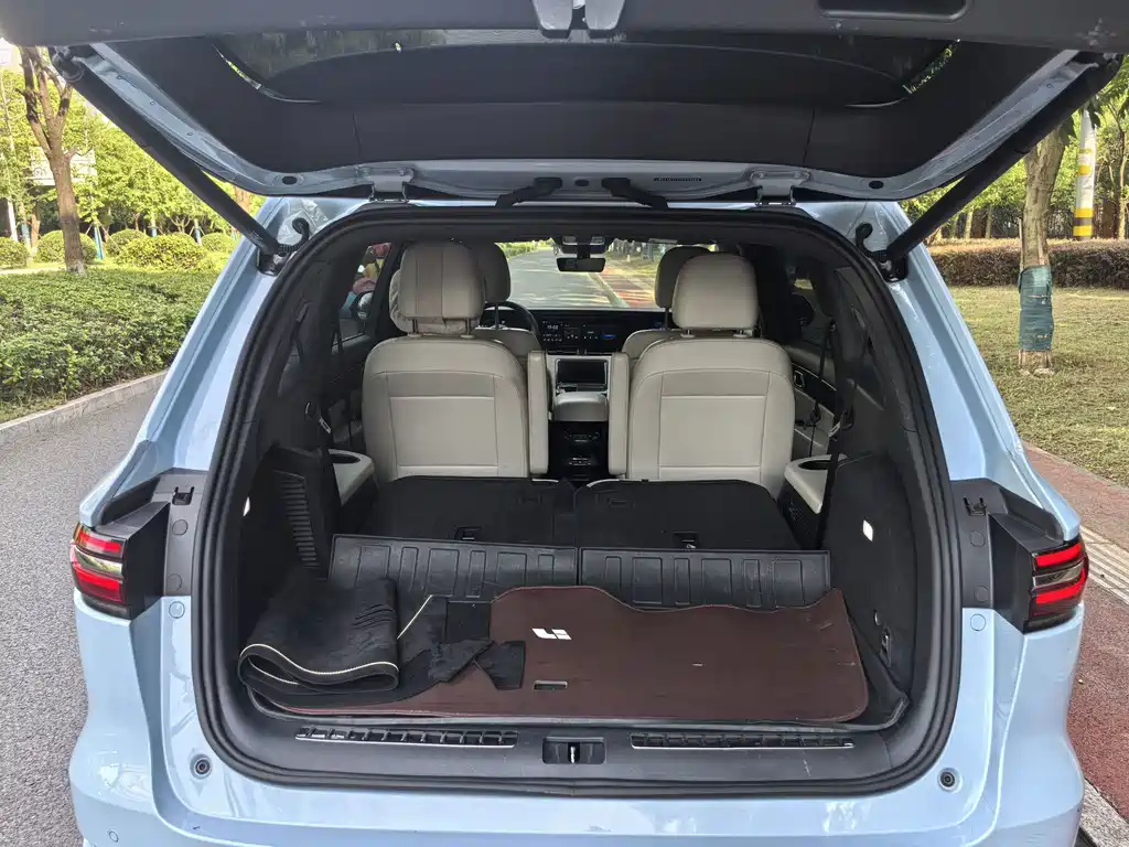 Li Auto Li ONE — миниатюра 9