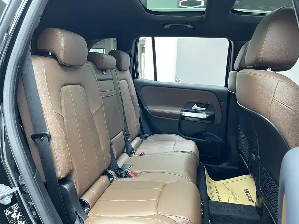 Mercedes-Benz GLB — миниатюра 16