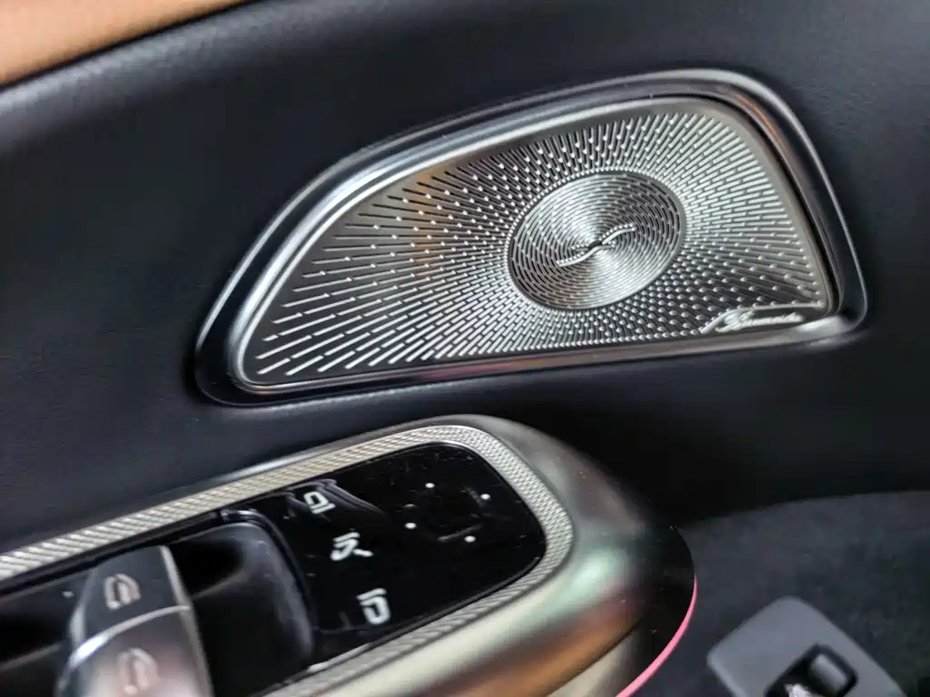 Mercedes-Benz E-Class — миниатюра 8