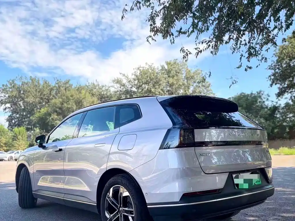 Volvo XC70 PHEV — миниатюра 2